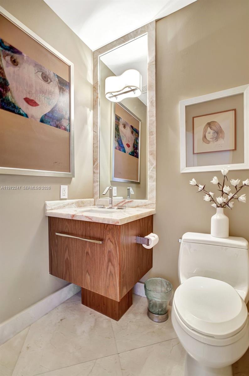 21200 Point Pl #PH 2804, Aventura FL 33180