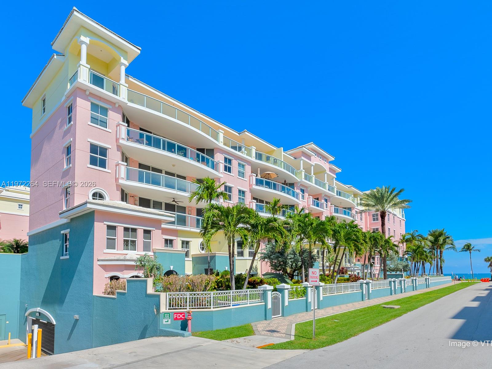 2051 SE 3rd St #TH11, Deerfield Beach FL 33441