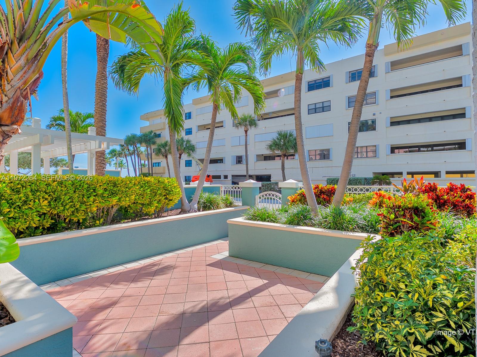 2051 SE 3rd St #TH11, Deerfield Beach FL 33441