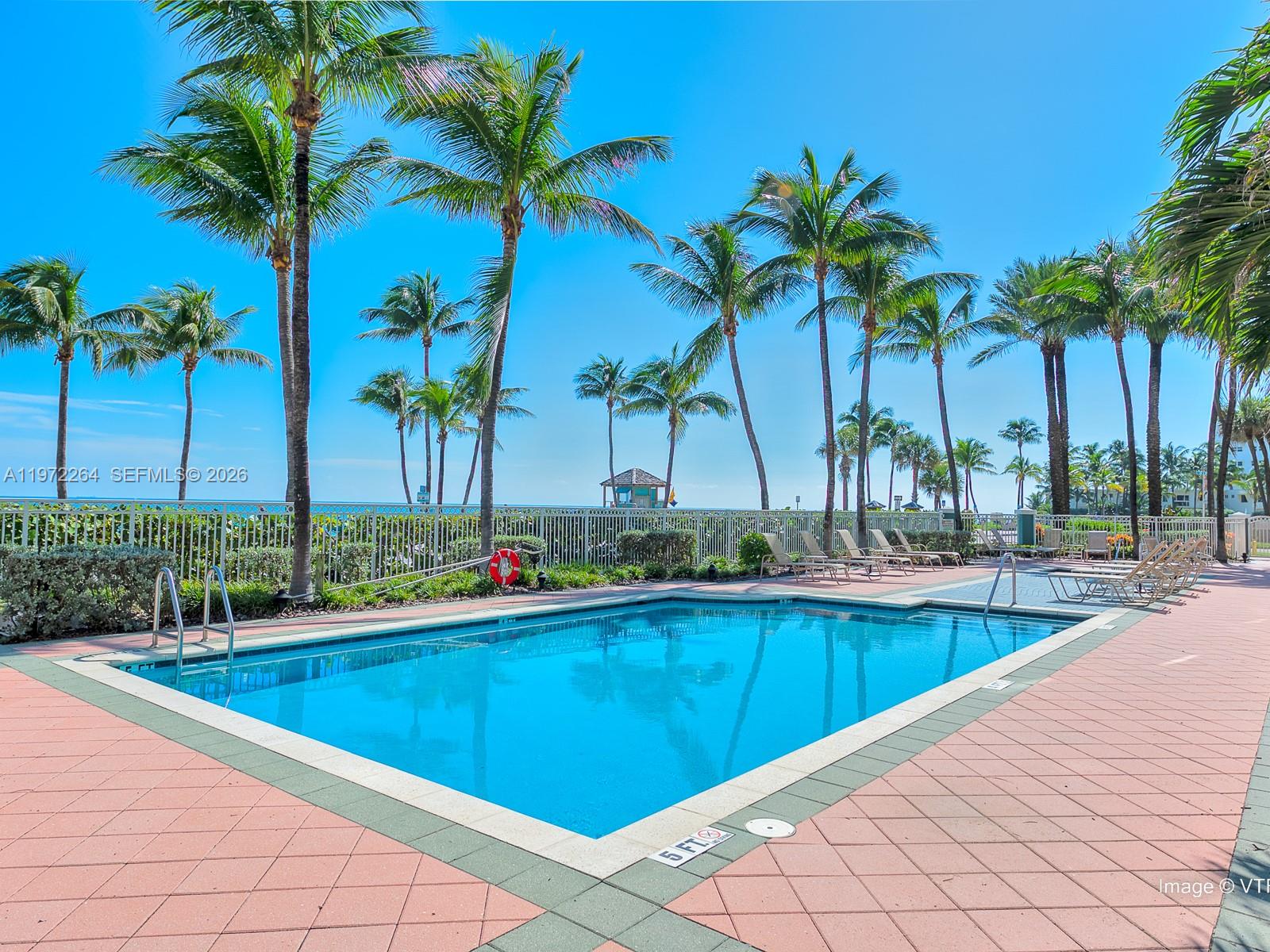 2051 SE 3rd St #TH11, Deerfield Beach FL 33441