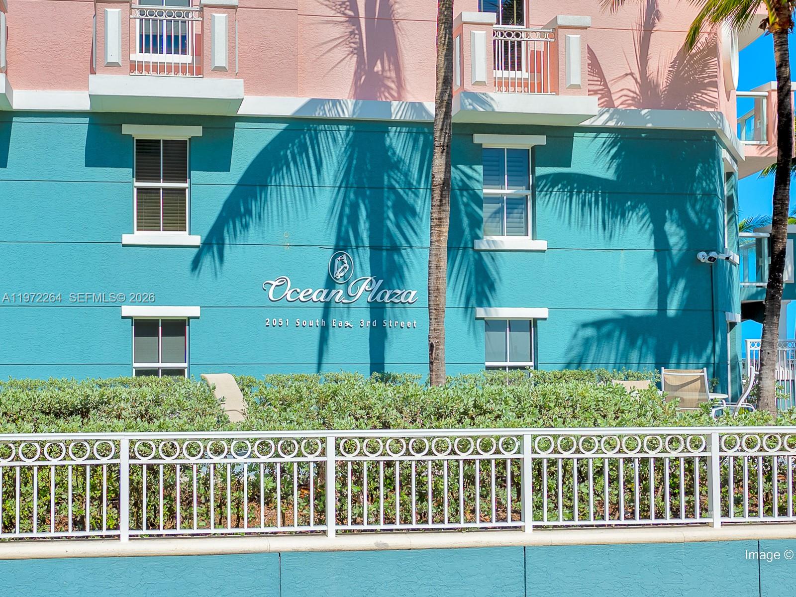 2051 SE 3rd St #TH11, Deerfield Beach FL 33441