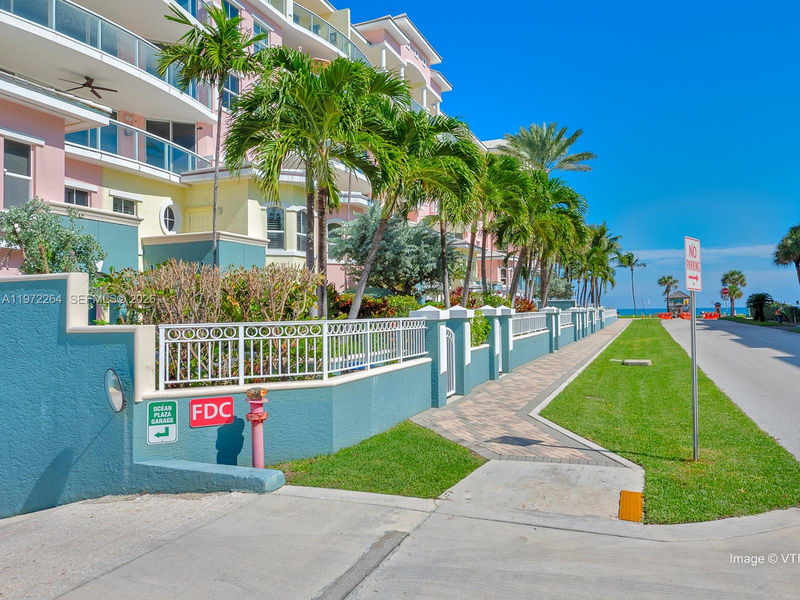 2051 SE 3rd St #TH11, Deerfield Beach FL 33441