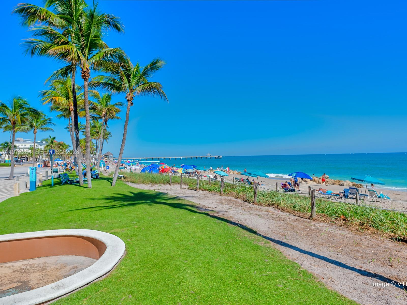 2051 SE 3rd St #TH11, Deerfield Beach FL 33441