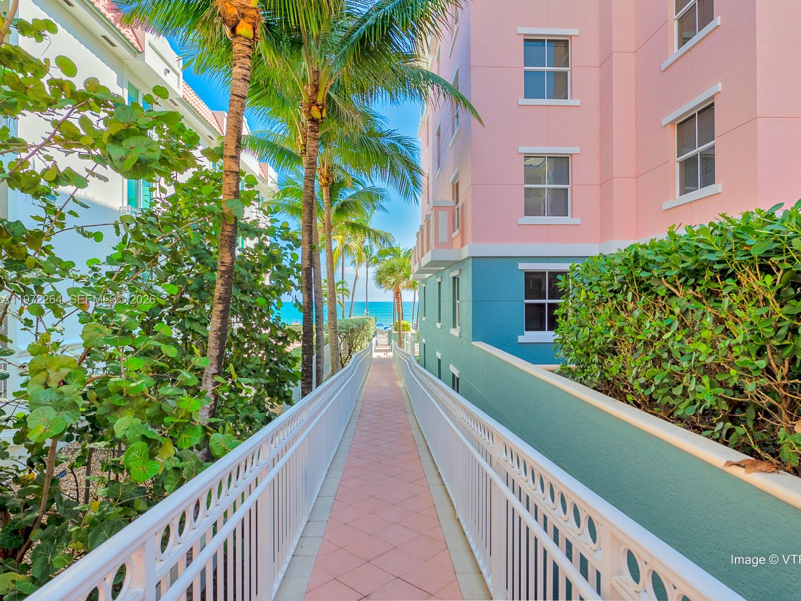 2051 SE 3rd St #TH11, Deerfield Beach FL 33441