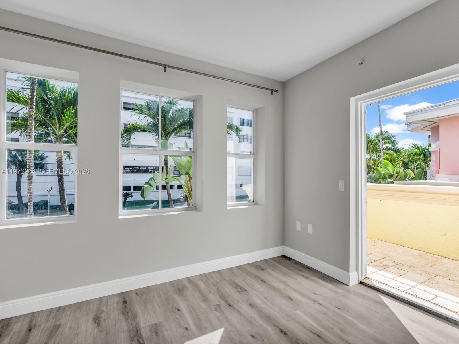 2051 SE 3rd St #TH11, Deerfield Beach FL 33441