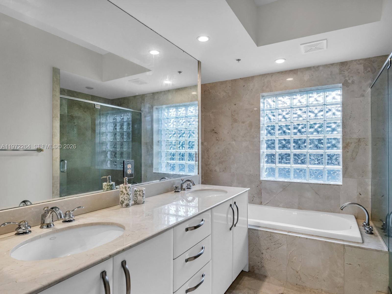 2051 SE 3rd St #TH11, Deerfield Beach FL 33441