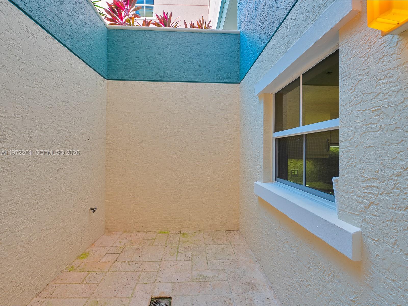 2051 SE 3rd St #TH11, Deerfield Beach FL 33441