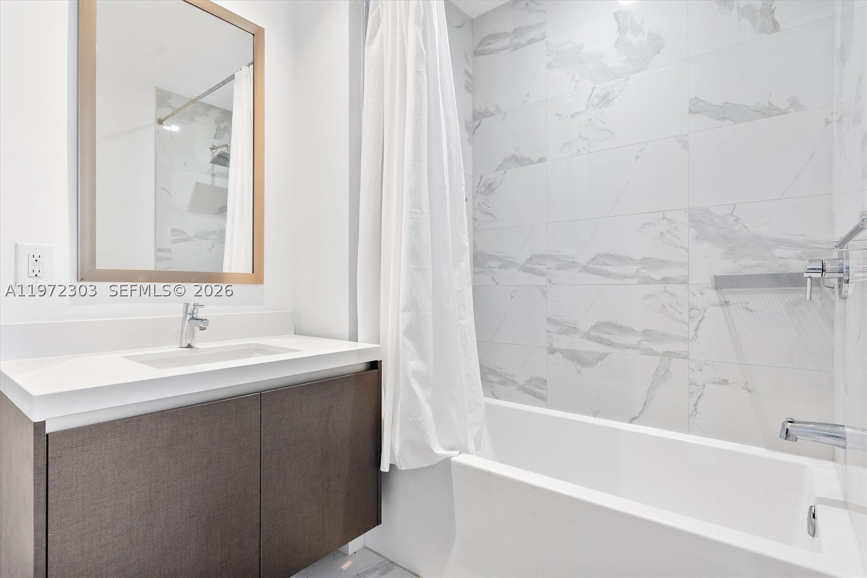851 NE 1st Ave #1712, Miami FL 33132