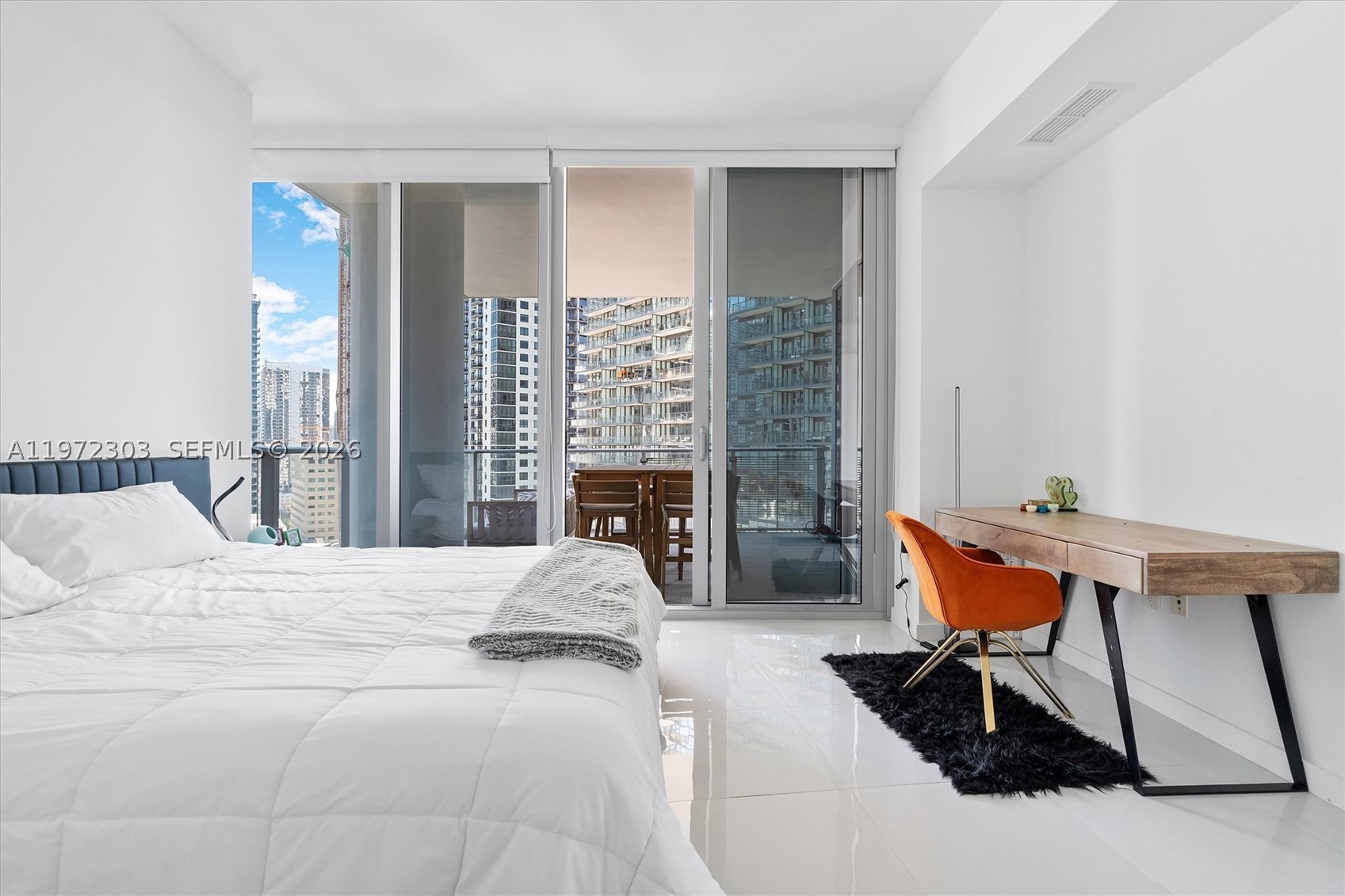 851 NE 1st Ave #1712, Miami FL 33132