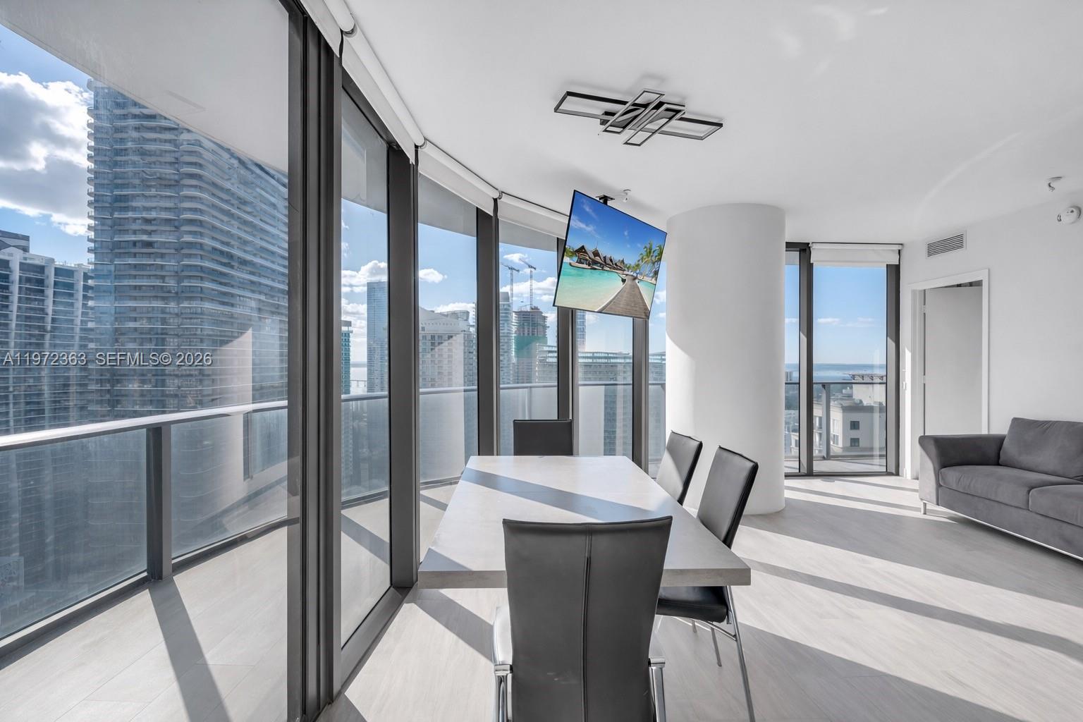 55 SW 9th St #3703, Miami FL 33130