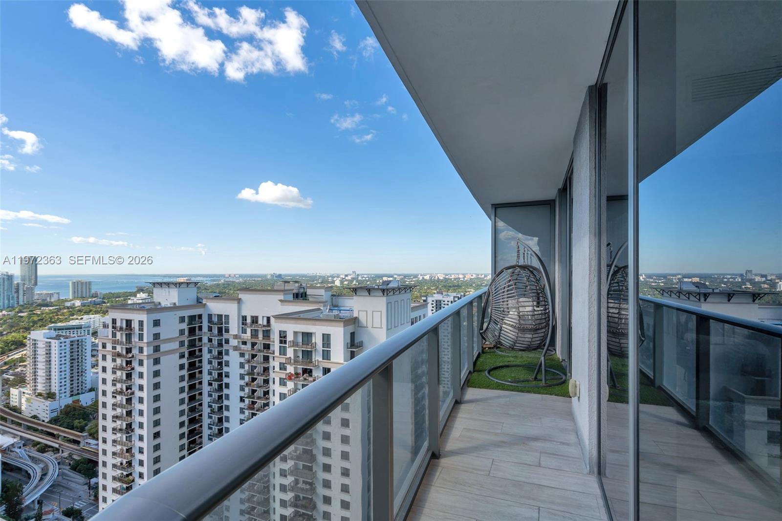 55 SW 9th St #3703, Miami FL 33130