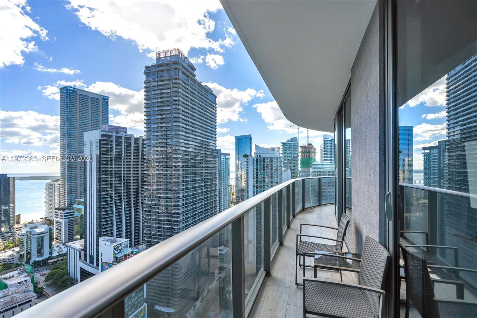 55 SW 9th St #3703, Miami FL 33130