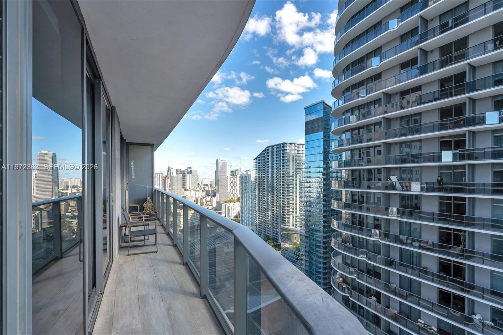 55 SW 9th St #3703, Miami FL 33130