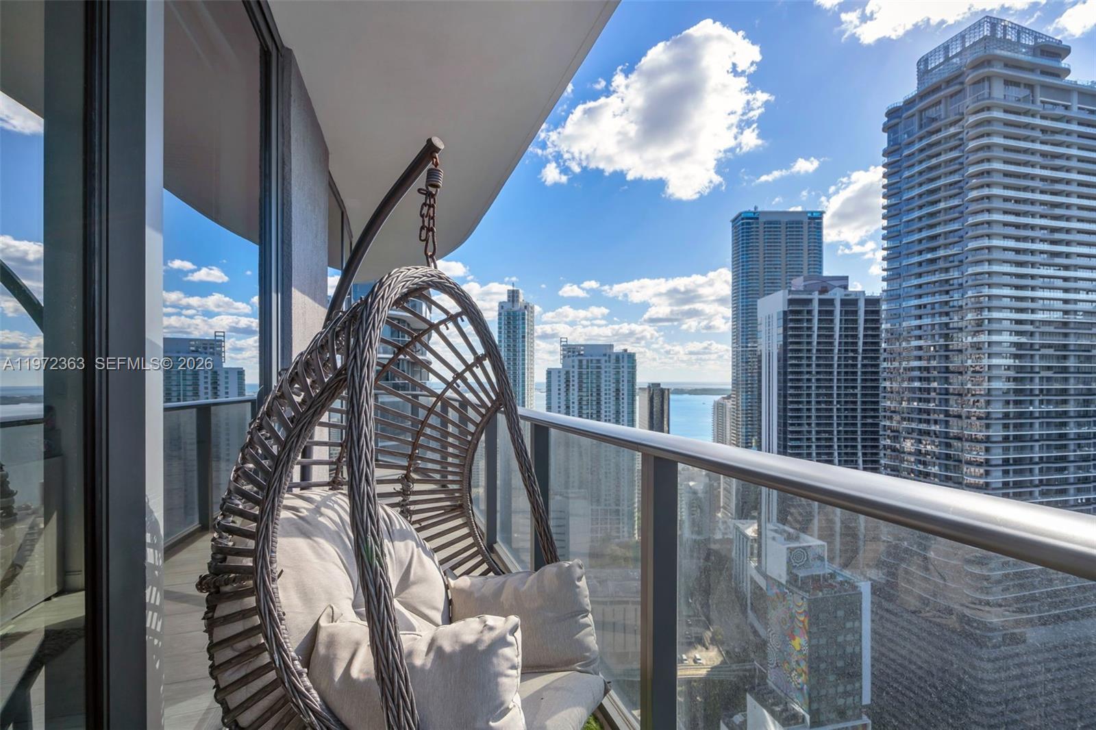 55 SW 9th St #3703, Miami FL 33130