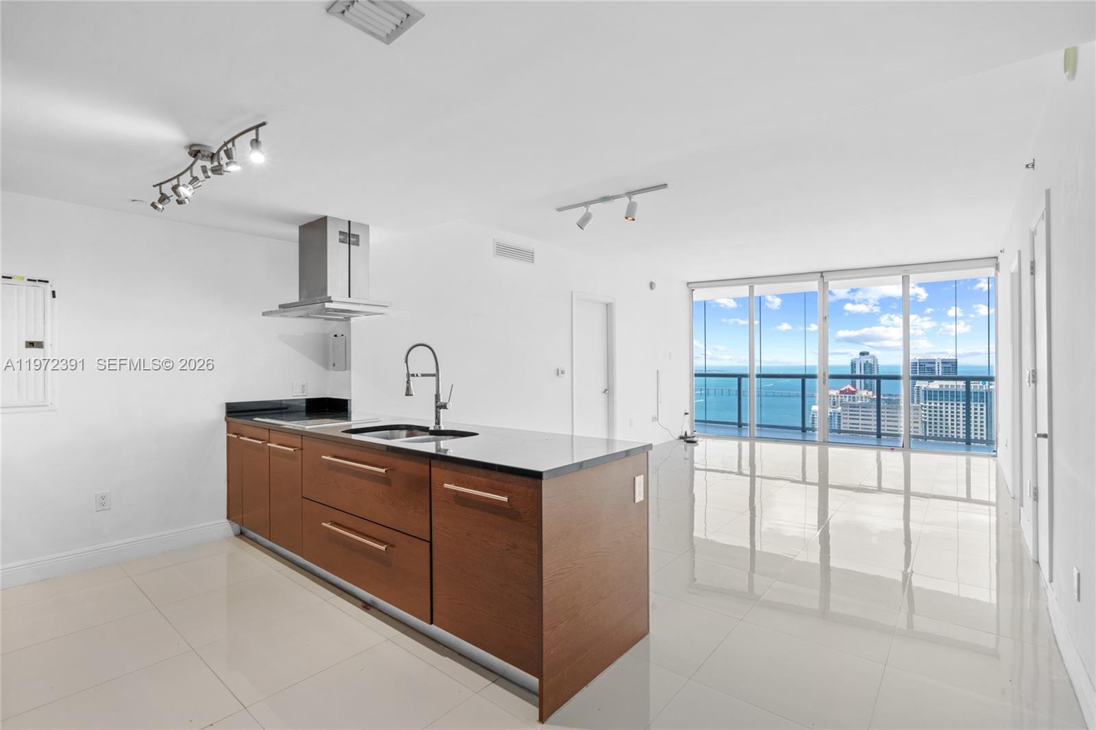 495 Brickell Ave #4705, Miami FL 33131