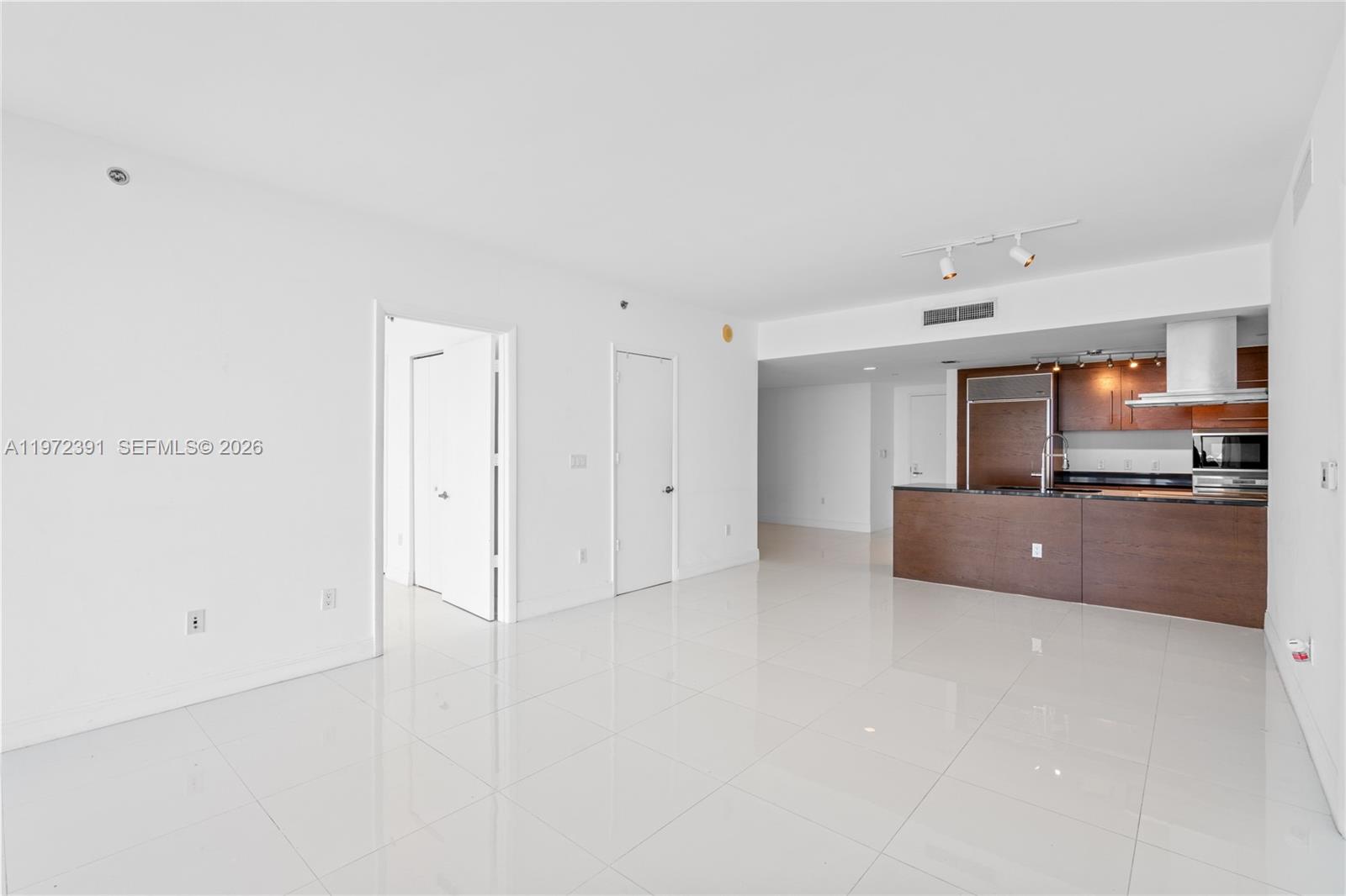 495 Brickell Ave #4705, Miami FL 33131