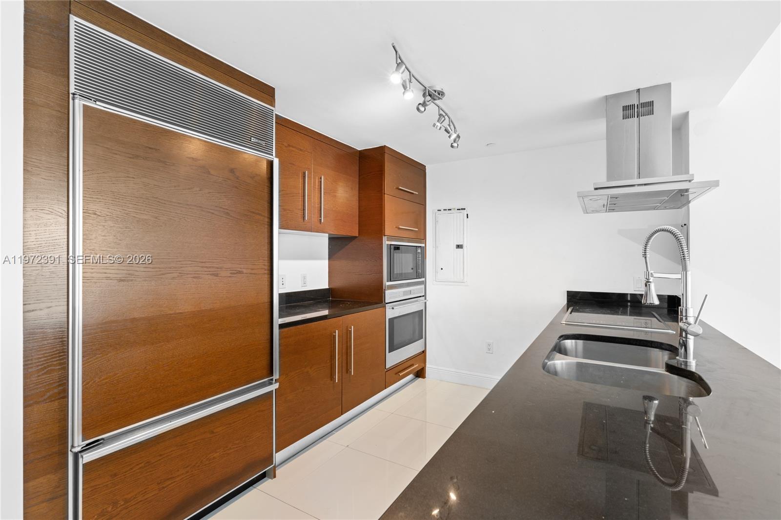 495 Brickell Ave #4705, Miami FL 33131