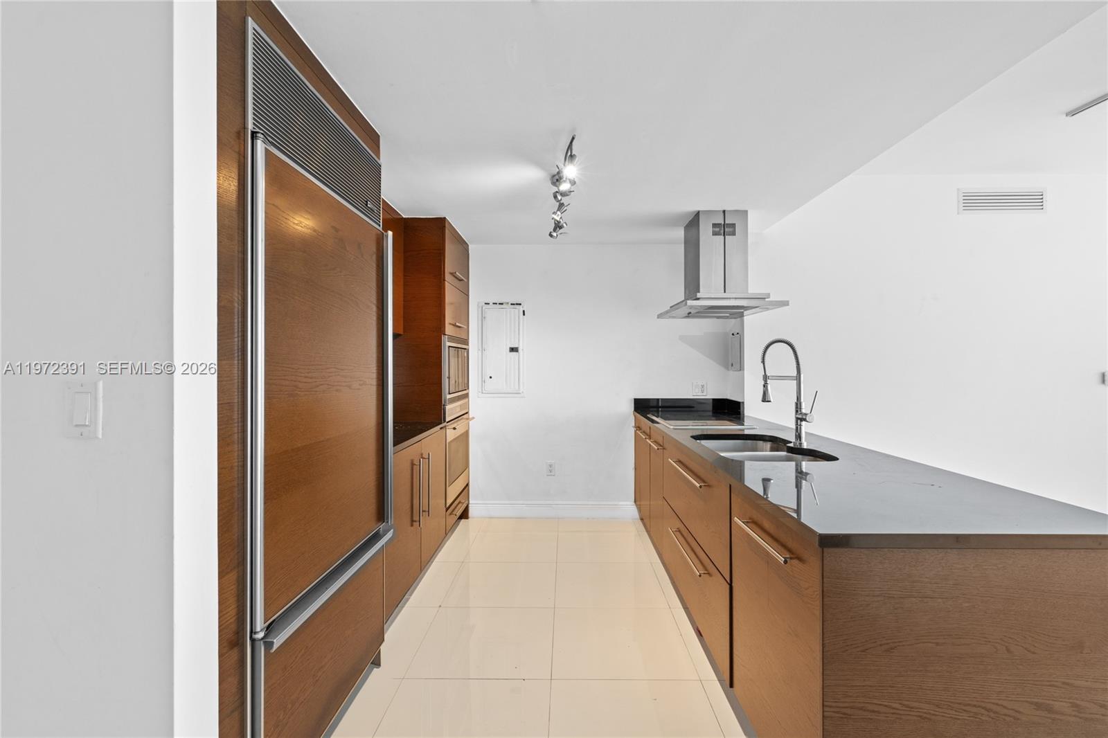 495 Brickell Ave #4705, Miami FL 33131