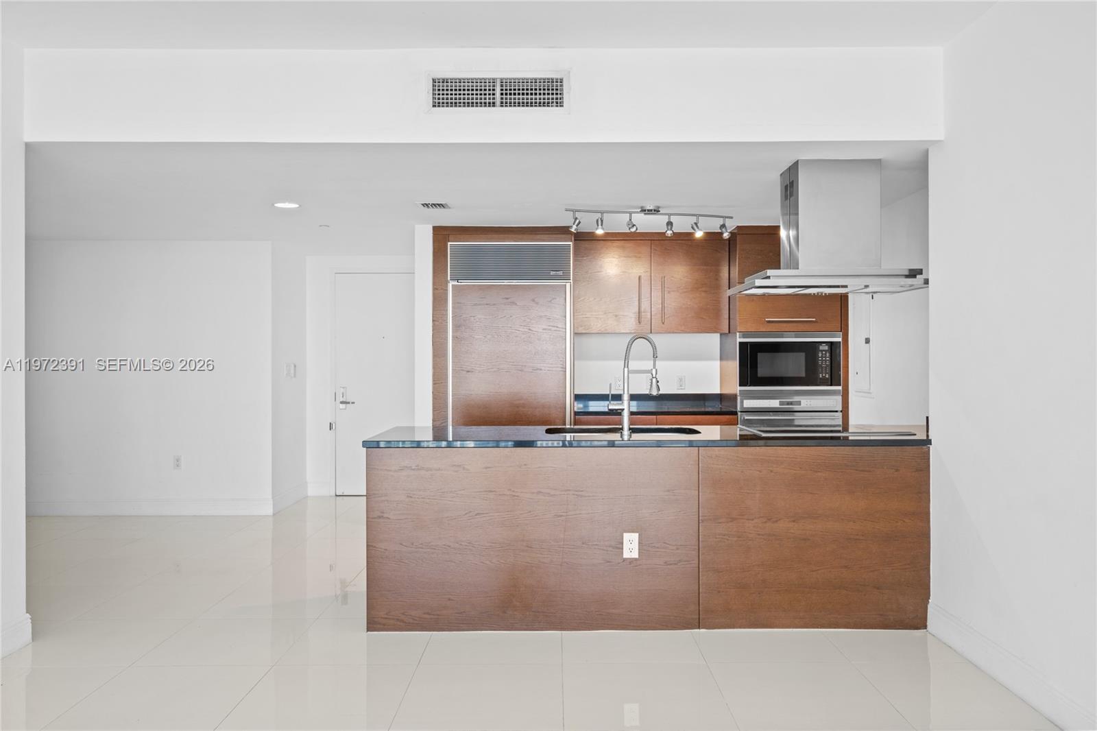 495 Brickell Ave #4705, Miami FL 33131