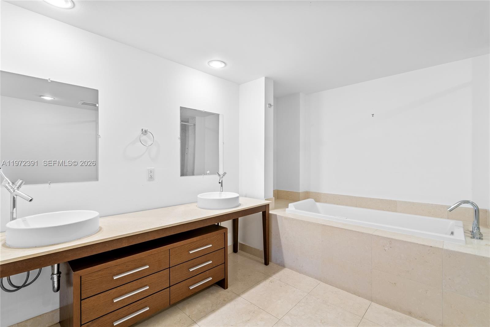 495 Brickell Ave #4705, Miami FL 33131