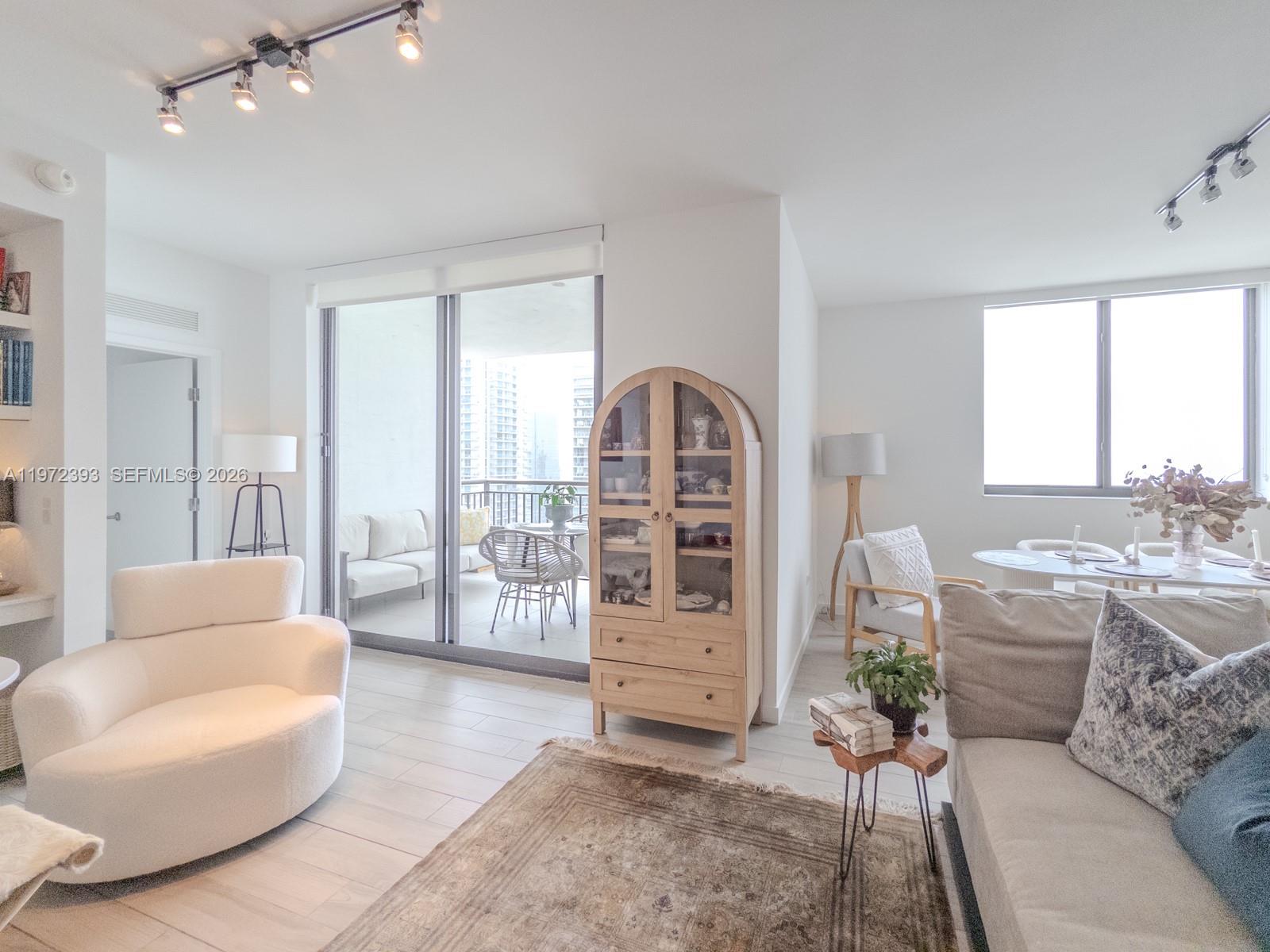 999 SW 1st Ave #3204, Miami FL 33130