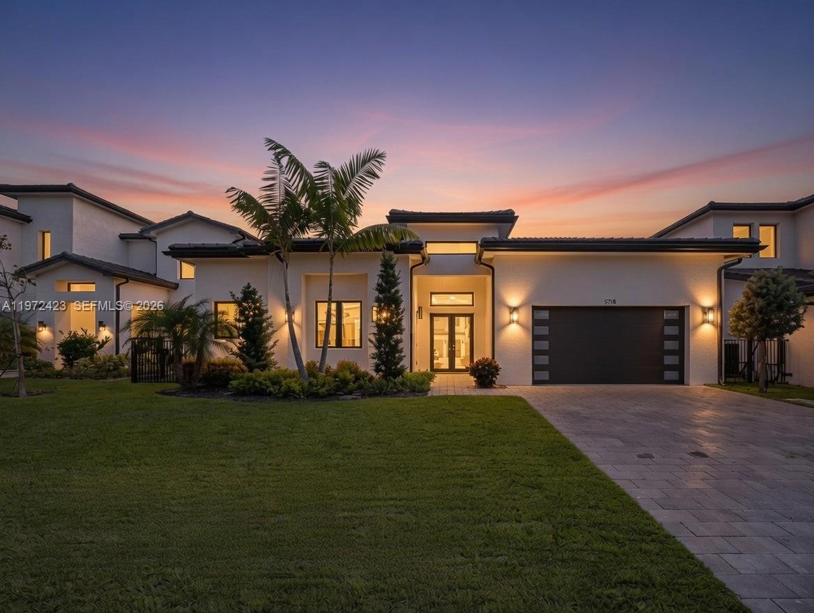 5718 Ashwood Cir W, Hollywood FL 33312