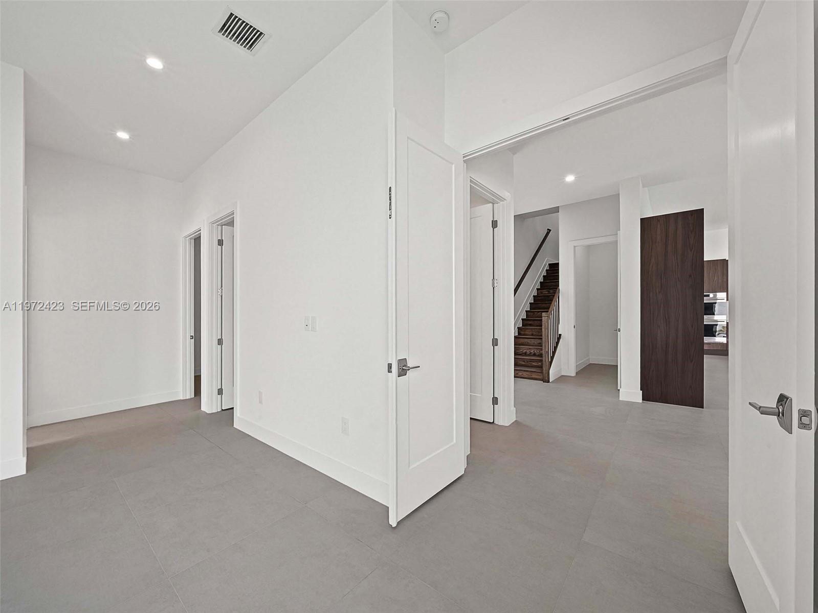 5718 Ashwood Cir W, Hollywood FL 33312