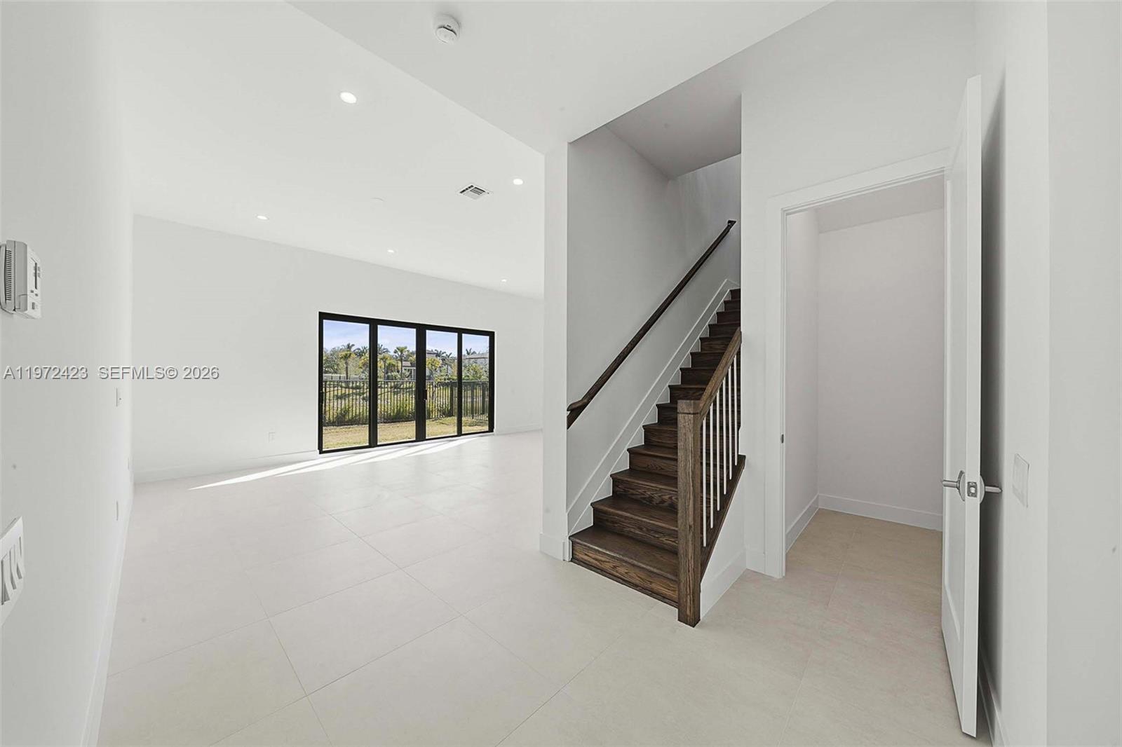 5718 Ashwood Cir W, Hollywood FL 33312