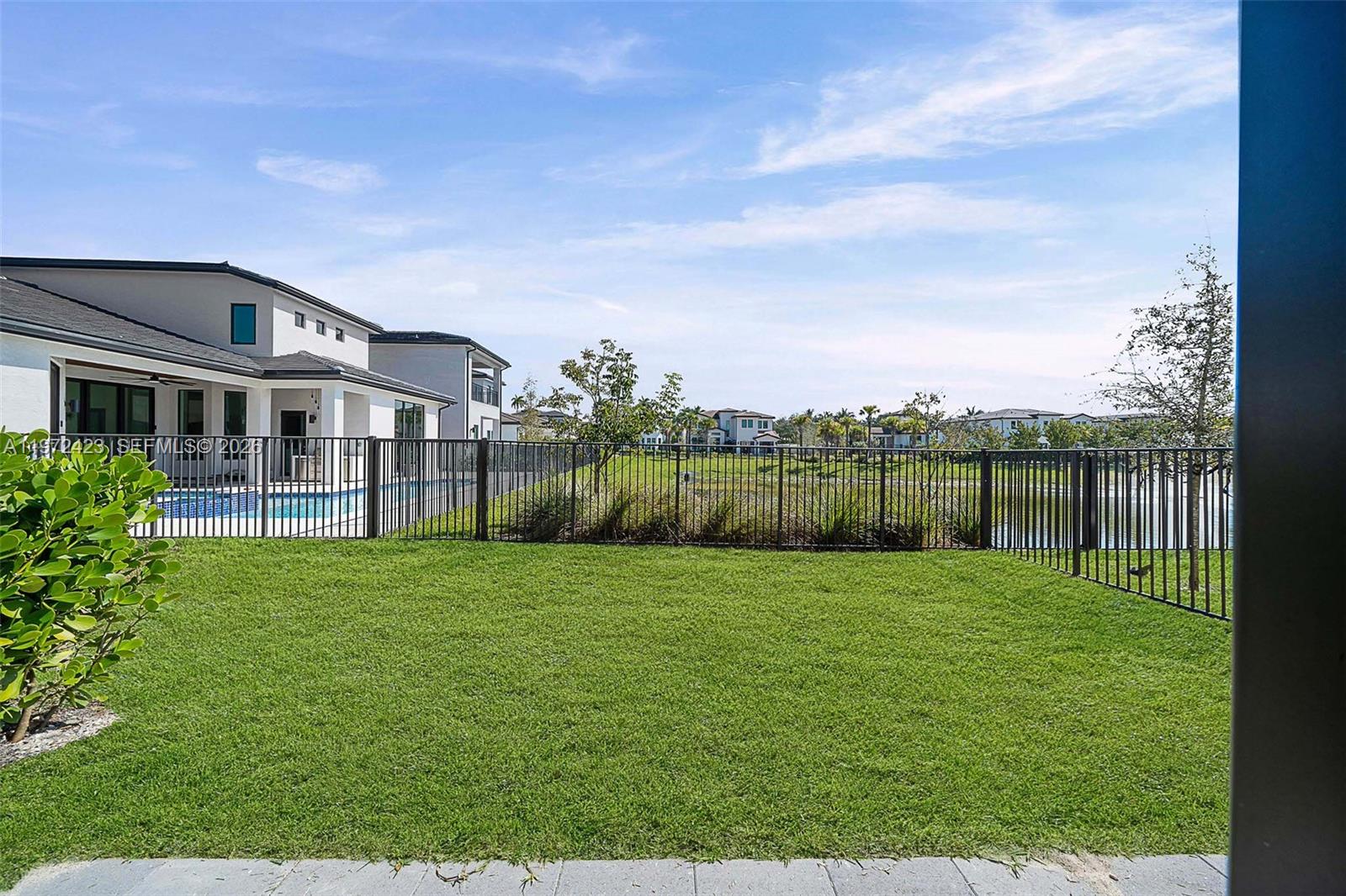 5718 Ashwood Cir W, Hollywood FL 33312
