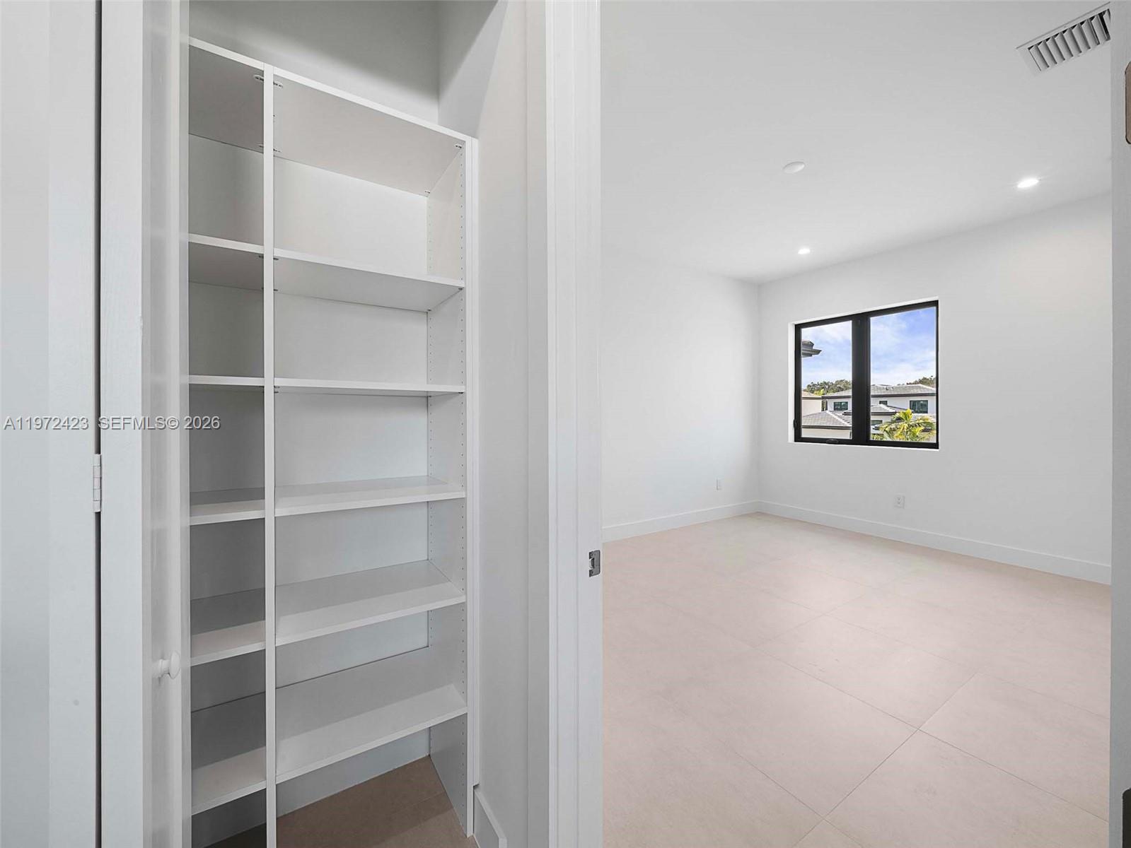 5718 Ashwood Cir W, Hollywood FL 33312