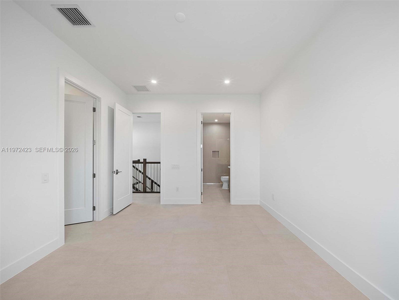 5718 Ashwood Cir W, Hollywood FL 33312