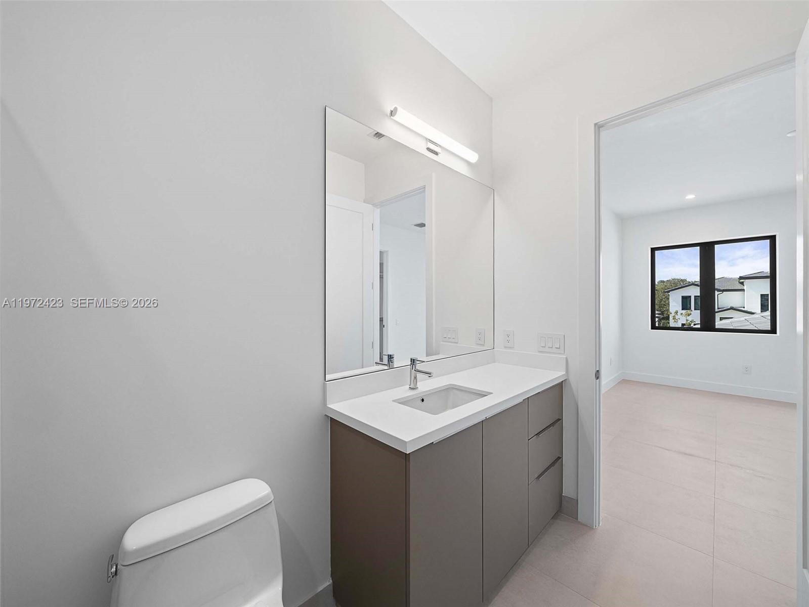 5718 Ashwood Cir W, Hollywood FL 33312