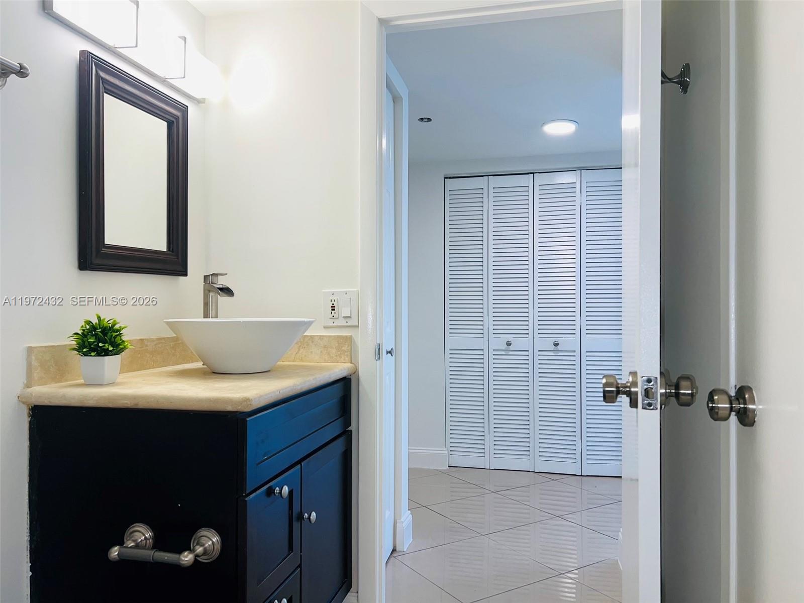 770 Claughton Island Dr #1601, Miami FL 33131