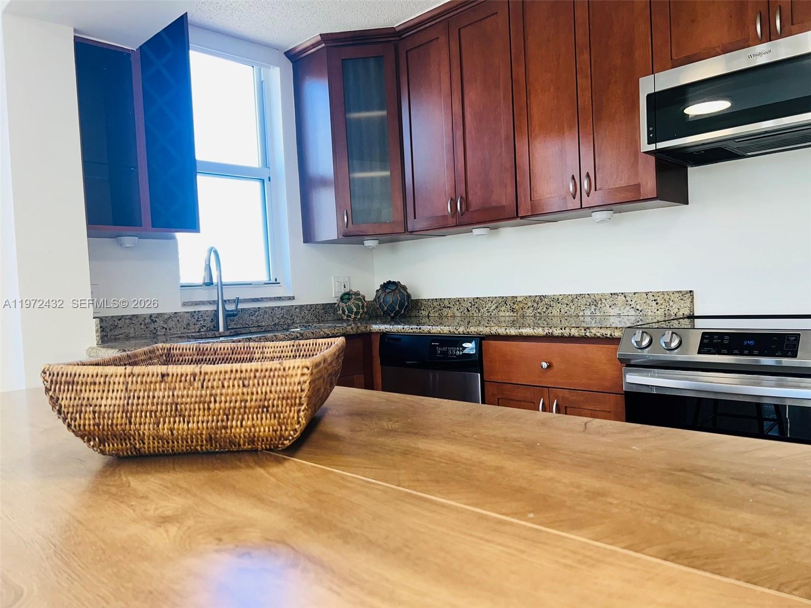770 Claughton Island Dr #1601, Miami FL 33131