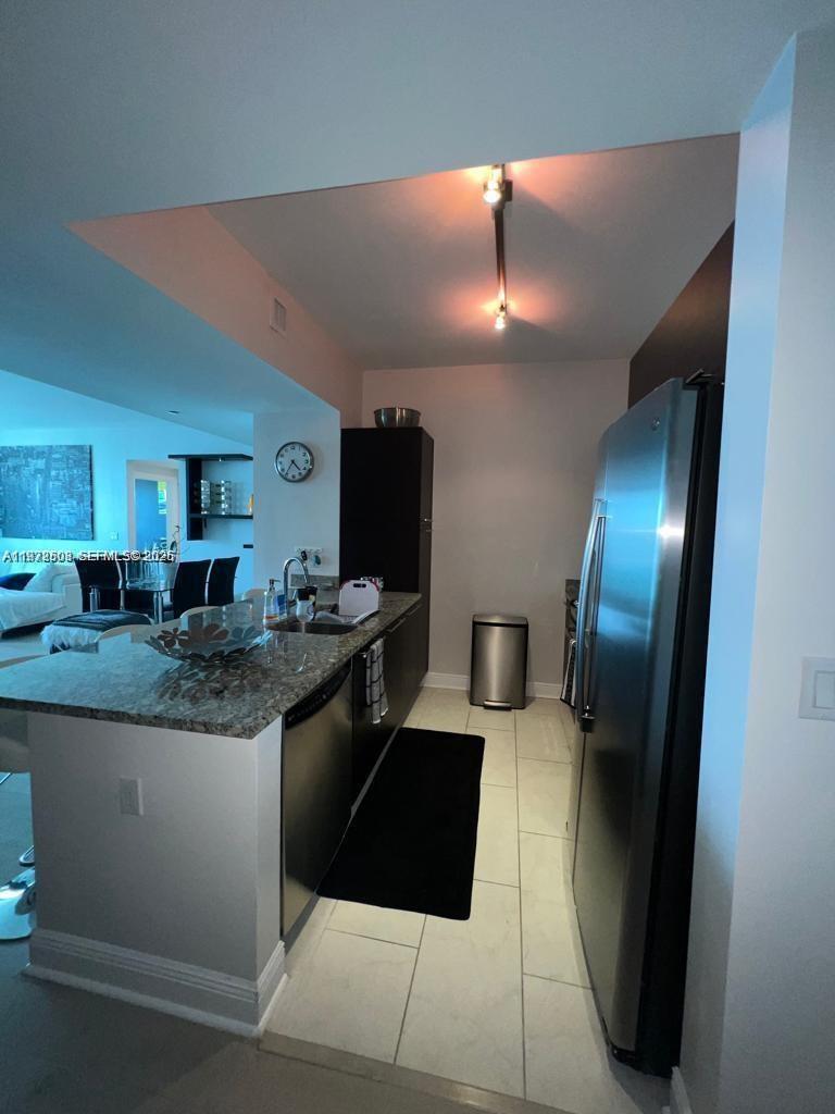 950 Brickell Bay Dr #3105, Miami FL 33131