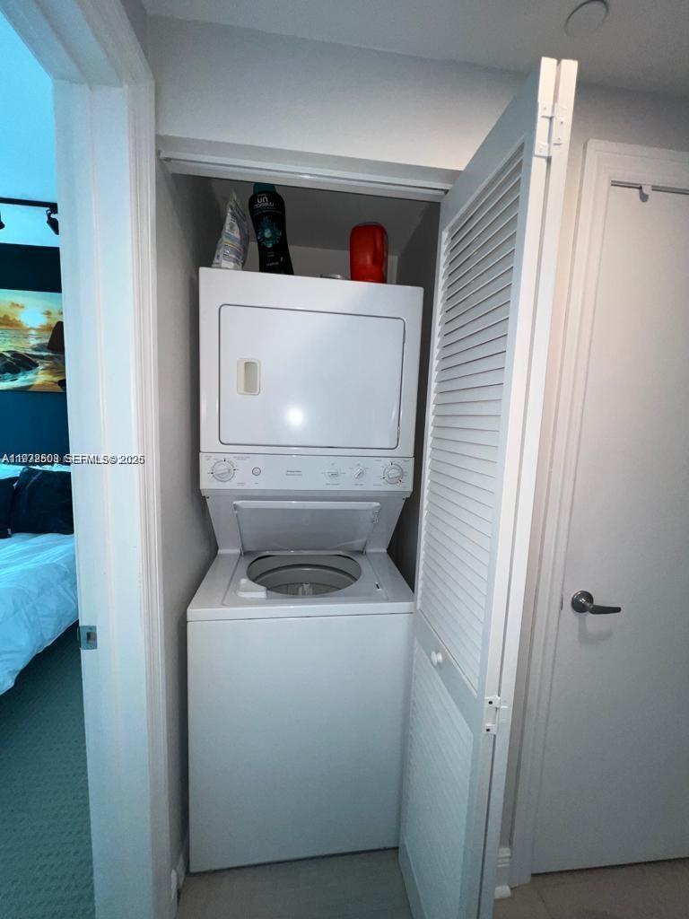 950 Brickell Bay Dr #3105, Miami FL 33131