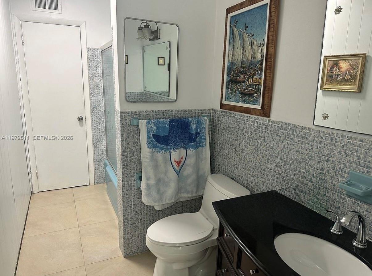 1720 SW 87th Ave, Miami FL 33165