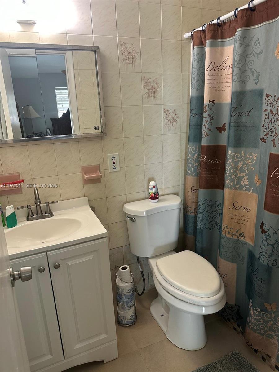 1720 SW 87th Ave, Miami FL 33165