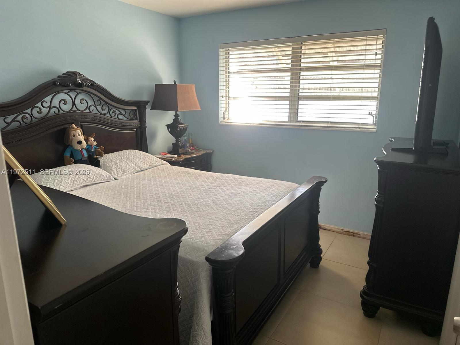 1720 SW 87th Ave, Miami FL 33165