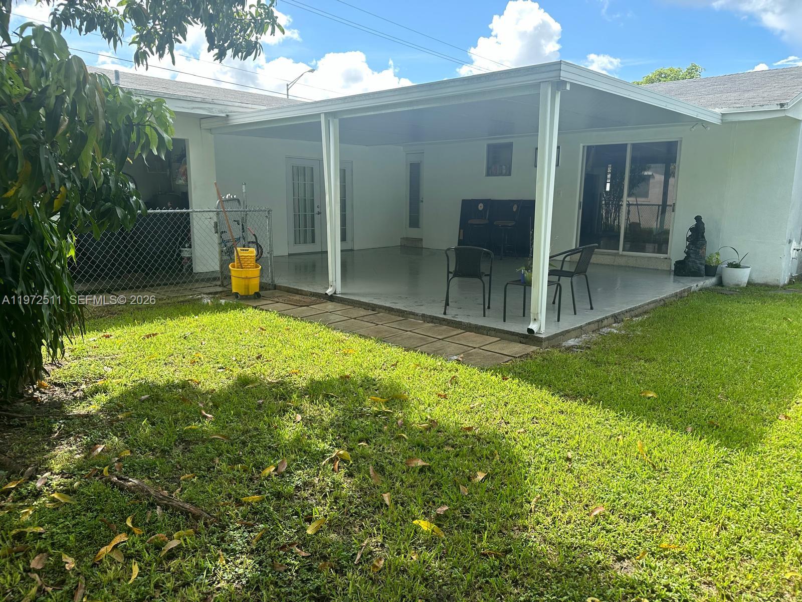 1720 SW 87th Ave, Miami FL 33165