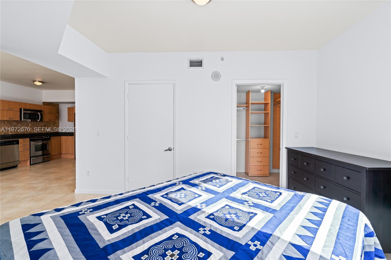 350 S Miami Ave #2210, Miami FL 33130