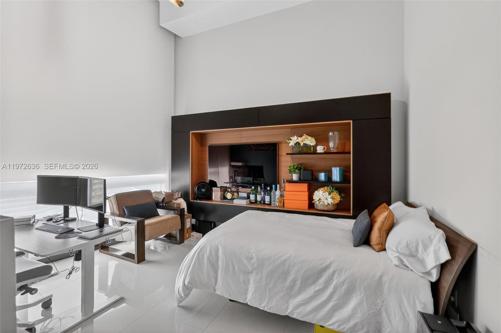 495 Brickell avenue #2201, Miami FL 33131