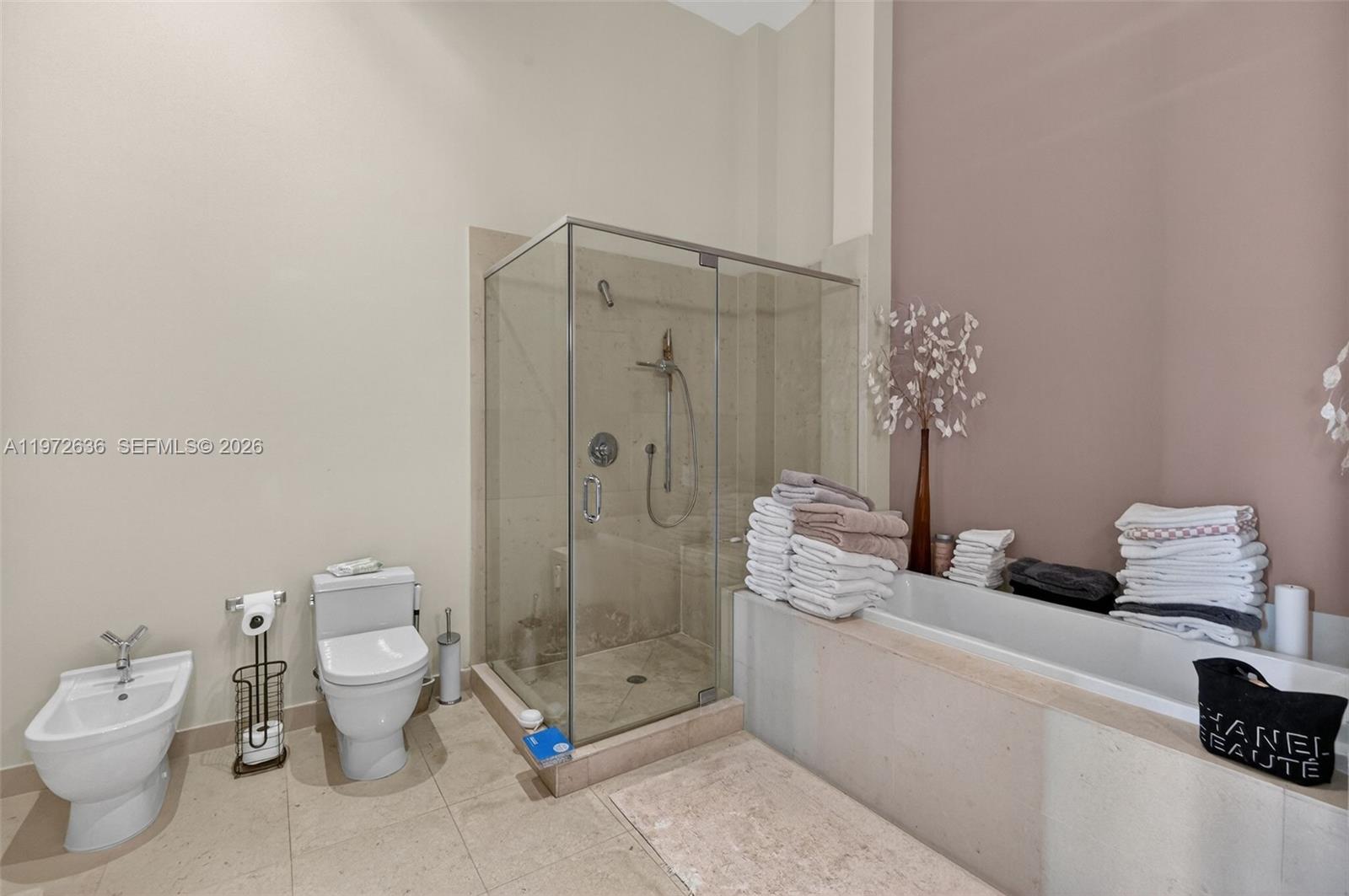 495 Brickell avenue #2201, Miami FL 33131