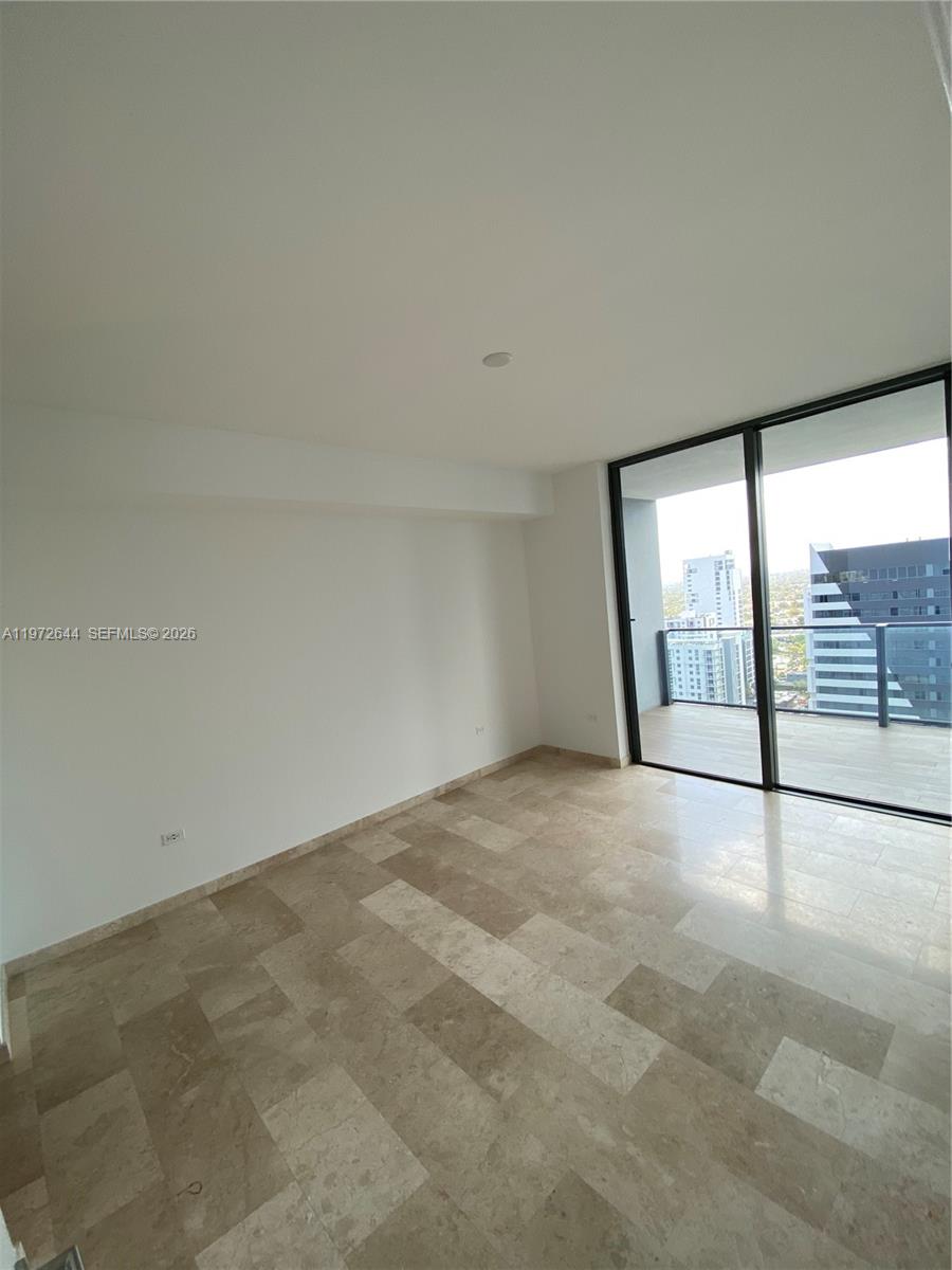 88 SW 7th St #2010, Miami FL 33130