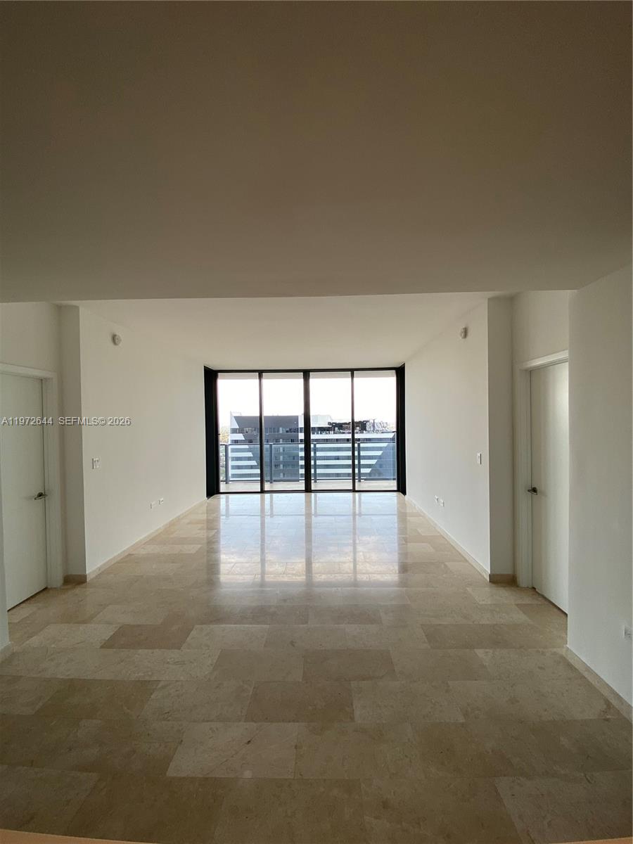 88 SW 7th St #2010, Miami FL 33130