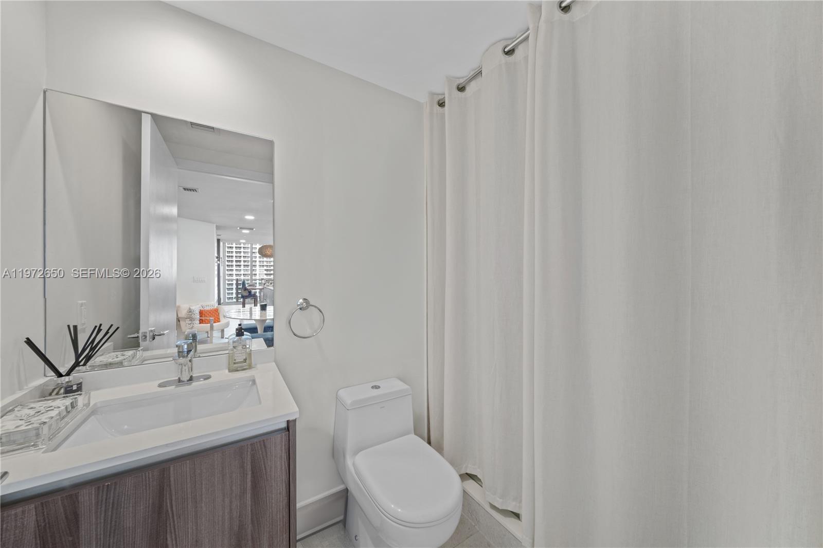 488 NE 18th St #2112, Miami FL 33132