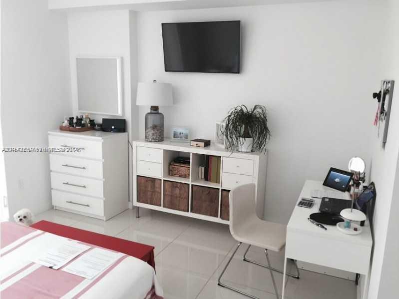 1111 SW 1st Ave #3724-N, Miami FL 33130