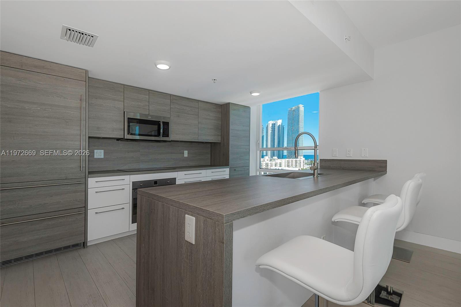 400 Sunny Isles Blvd #1222 SE CORNER UNIT, Sunny Isles Beach FL 33160