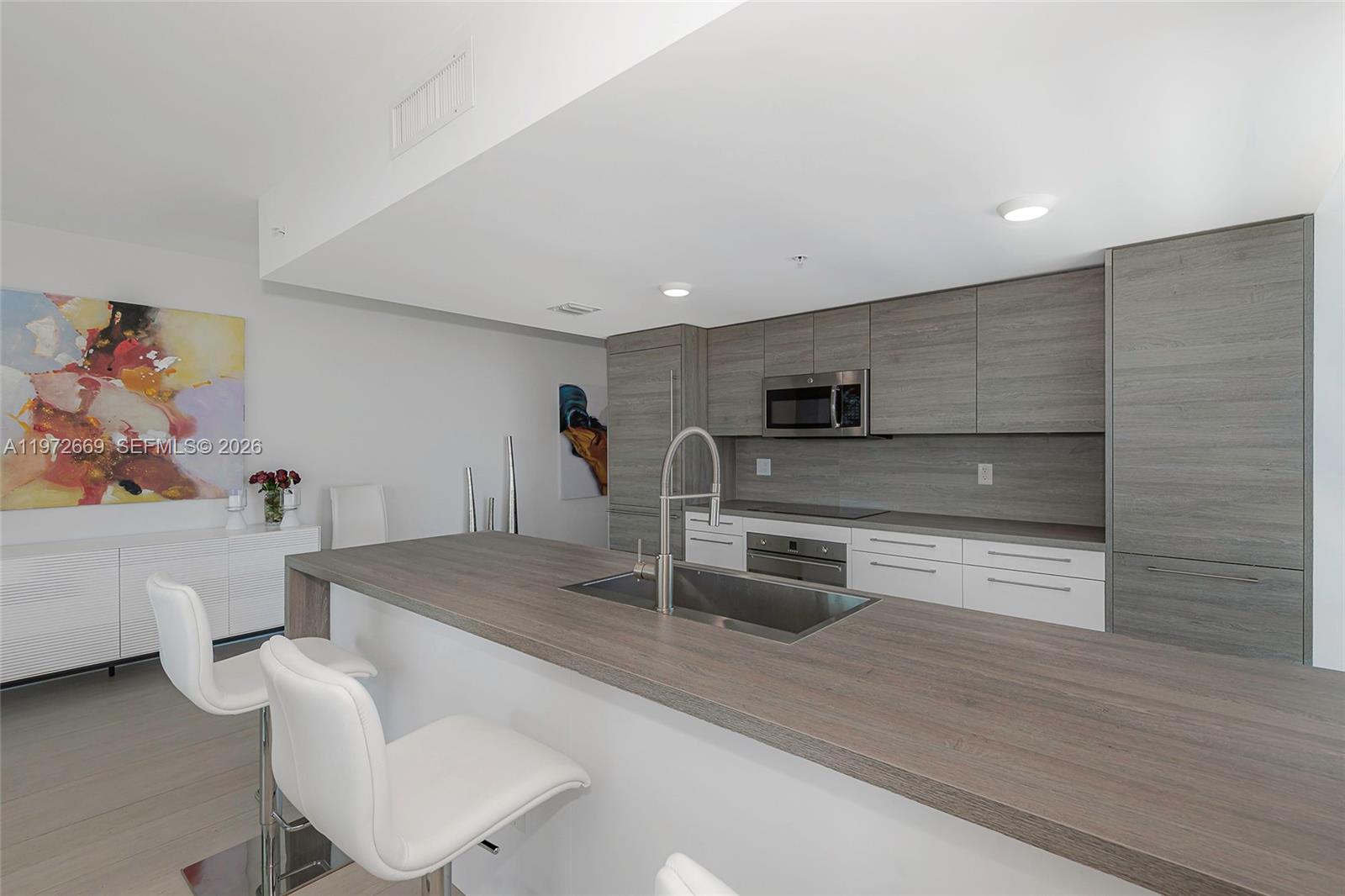 400 Sunny Isles Blvd #1222 SE CORNER UNIT, Sunny Isles Beach FL 33160