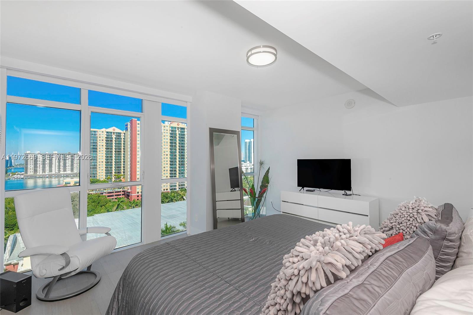 400 Sunny Isles Blvd #1222 SE CORNER UNIT, Sunny Isles Beach FL 33160